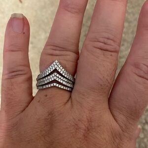 Elegant Silver Chevron Ring